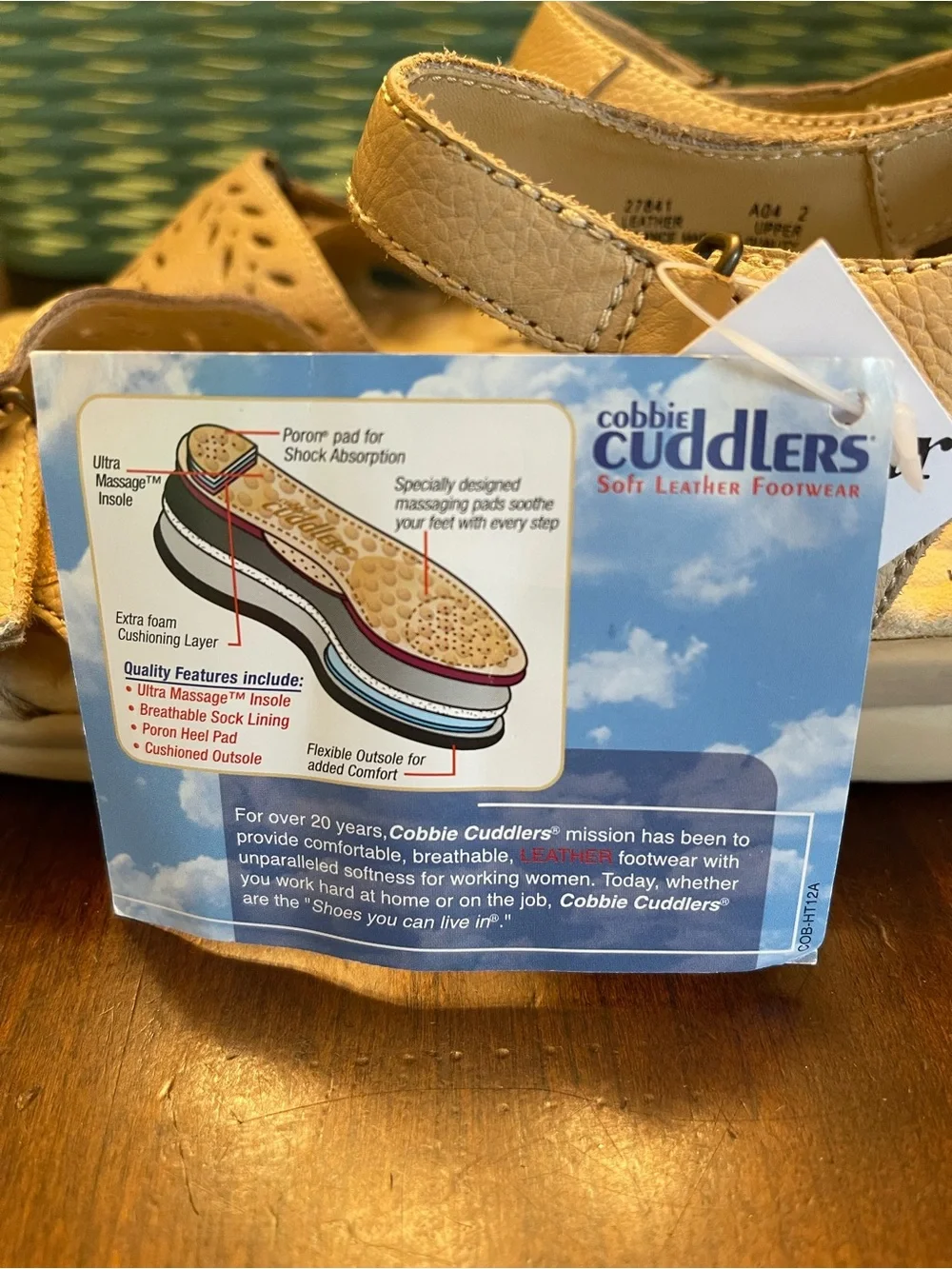NWT Cobbler Cuddlers Beige Comfort Leather Sandals SZ 6.5 WIDE Tan